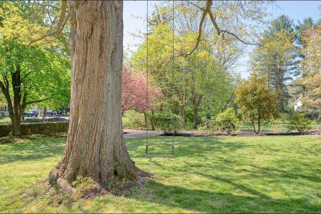 336 Broadway Hanover, MA 02339 - Photo 6 of 35