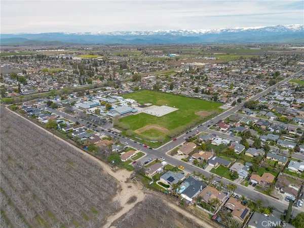 $5,990,000 | 896 North Mariposa Avenue, Farmersville, CA 93223