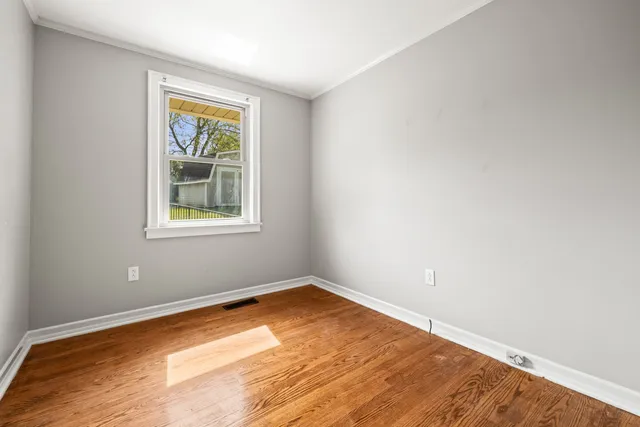 a view of empty room with window