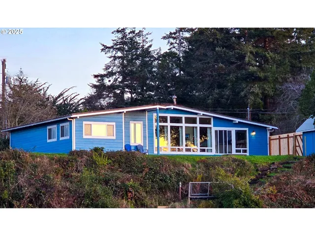 $520,000 | 654 Madrona Avenue, Port Orford, OR 97465