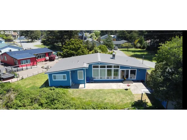 $520,000 | 654 Madrona Avenue, Port Orford, OR 97465
