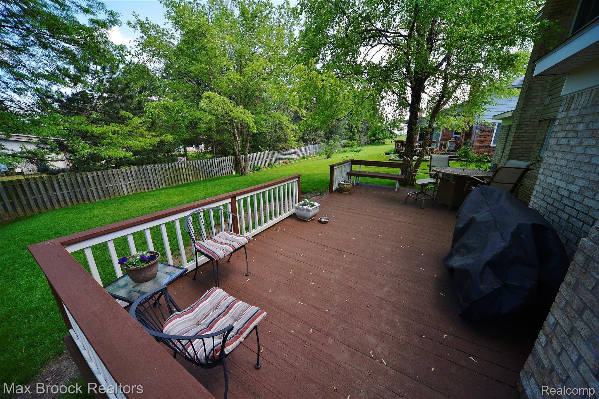 22 Foxboro Drive Rochester, MI 48309 - Photo 7 of 37 025.JPG