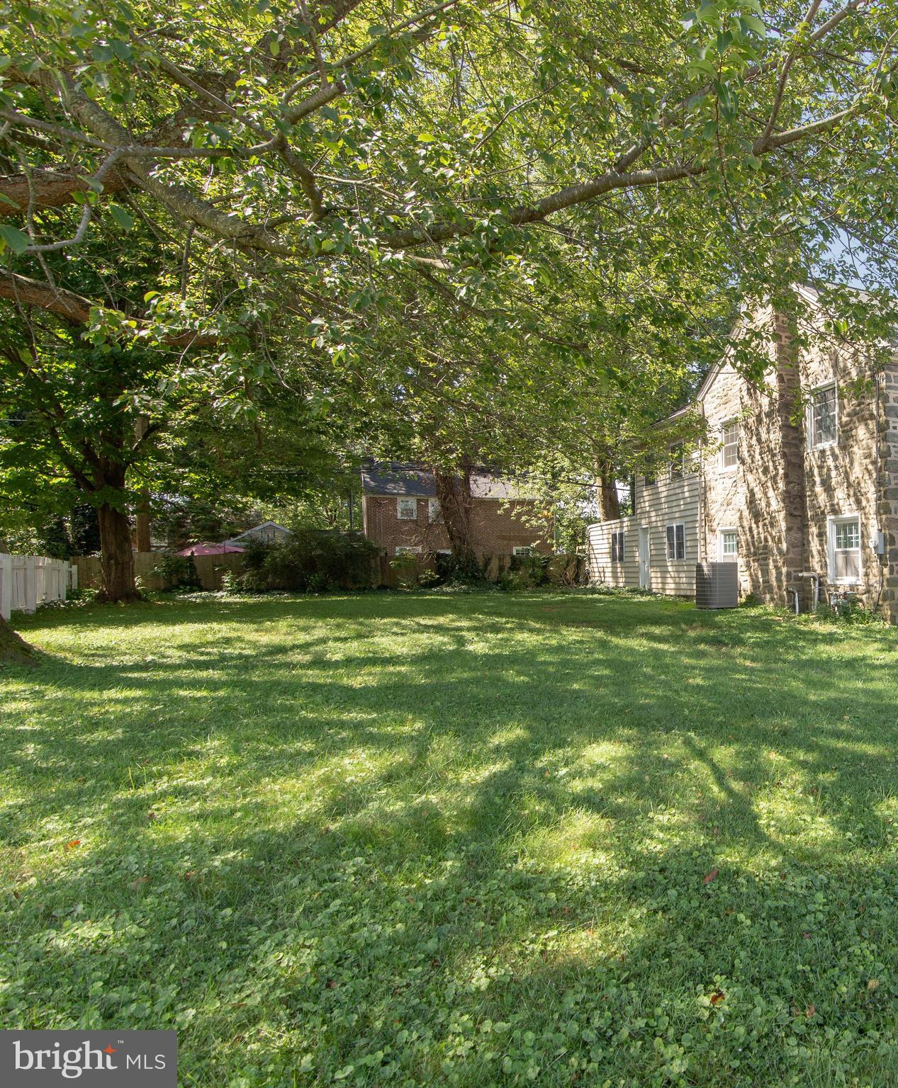 316 Lynbrooke Road Springfield, PA 19064 - Photo 11 of 47 Approx 26x100 size yard