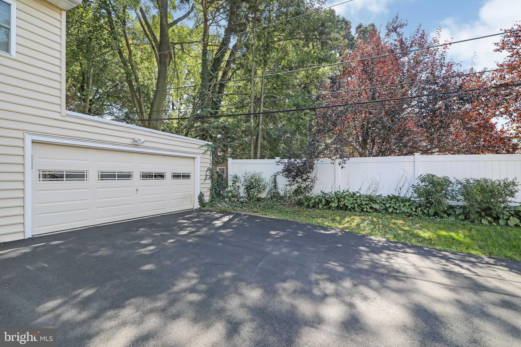 316 Lynbrooke Road Springfield, PA 19064 - Photo 9 of 47