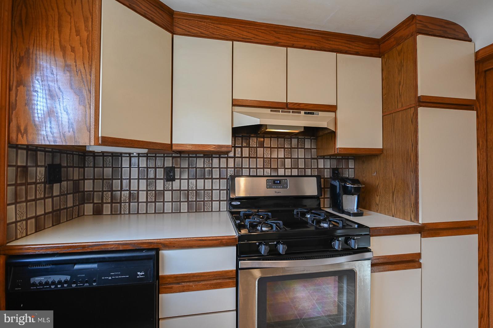 416 Enfield Road Oreland, PA 19075 - Photo 14 of 58 Gallery Image 14