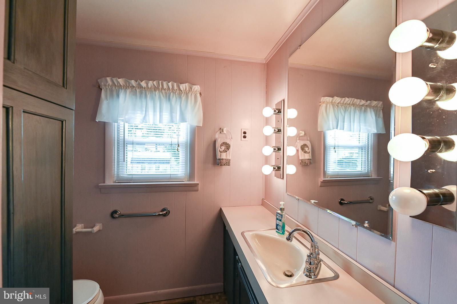 416 Enfield Road Oreland, PA 19075 - Photo 24 of 58 Gallery Image 24
