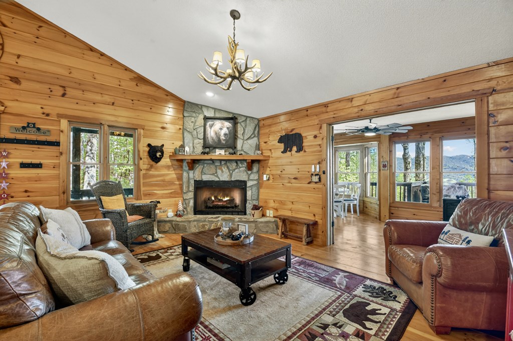 1831 Walnut Ridge Ellijay, GA 30536 - Photo 5 of 49 Living Area