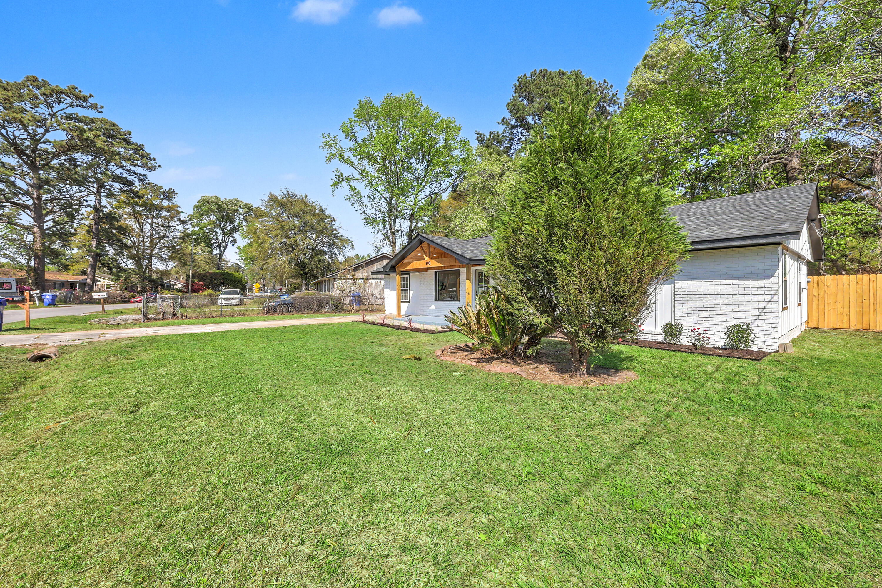 790 Hoss Road Charleston, SC 29414 - Photo 8 of 33 ZYN_2842_3_4_5_6_7_8