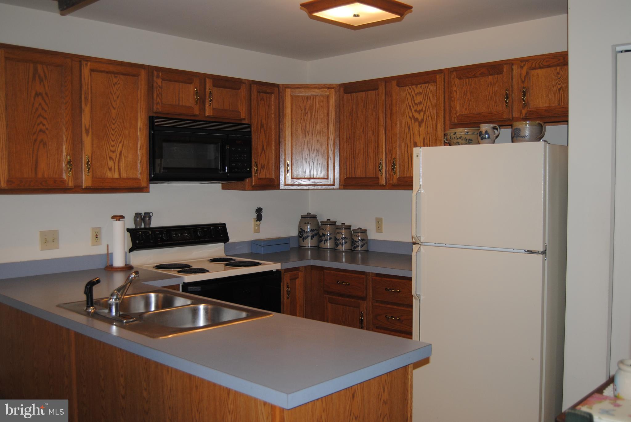 1932 Deer Path Road Harrisburg, PA 17110 - Photo 12 of 28 Kitcen