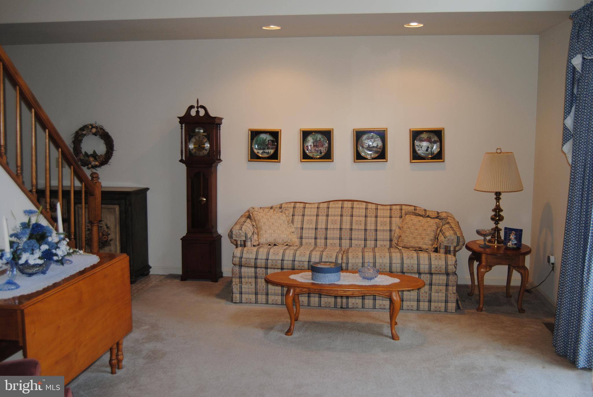 1932 Deer Path Road Harrisburg, PA 17110 - Photo 4 of 28 Spacious living room