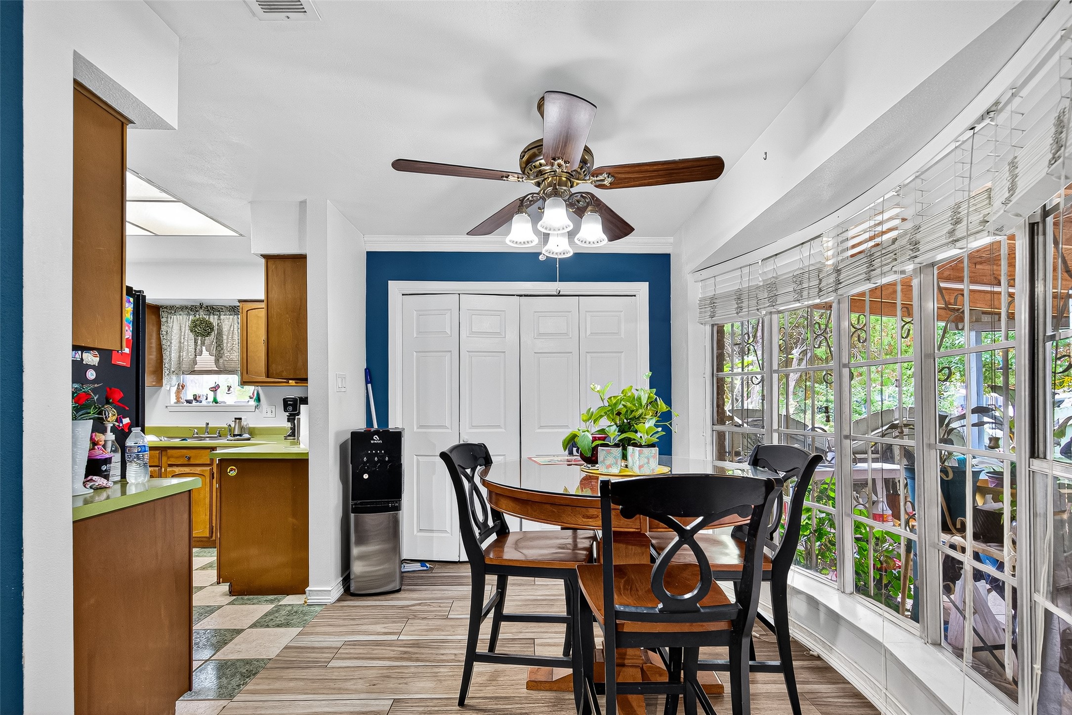 8222 La Roche Lane Houston, TX 77036 - Photo 6 of 32 a dining room with furniture and window