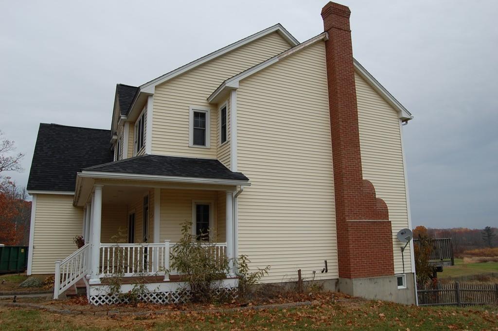 236 Hardwick Road New Braintree, MA 01531 - Photo 3 of 28 a front view of a house