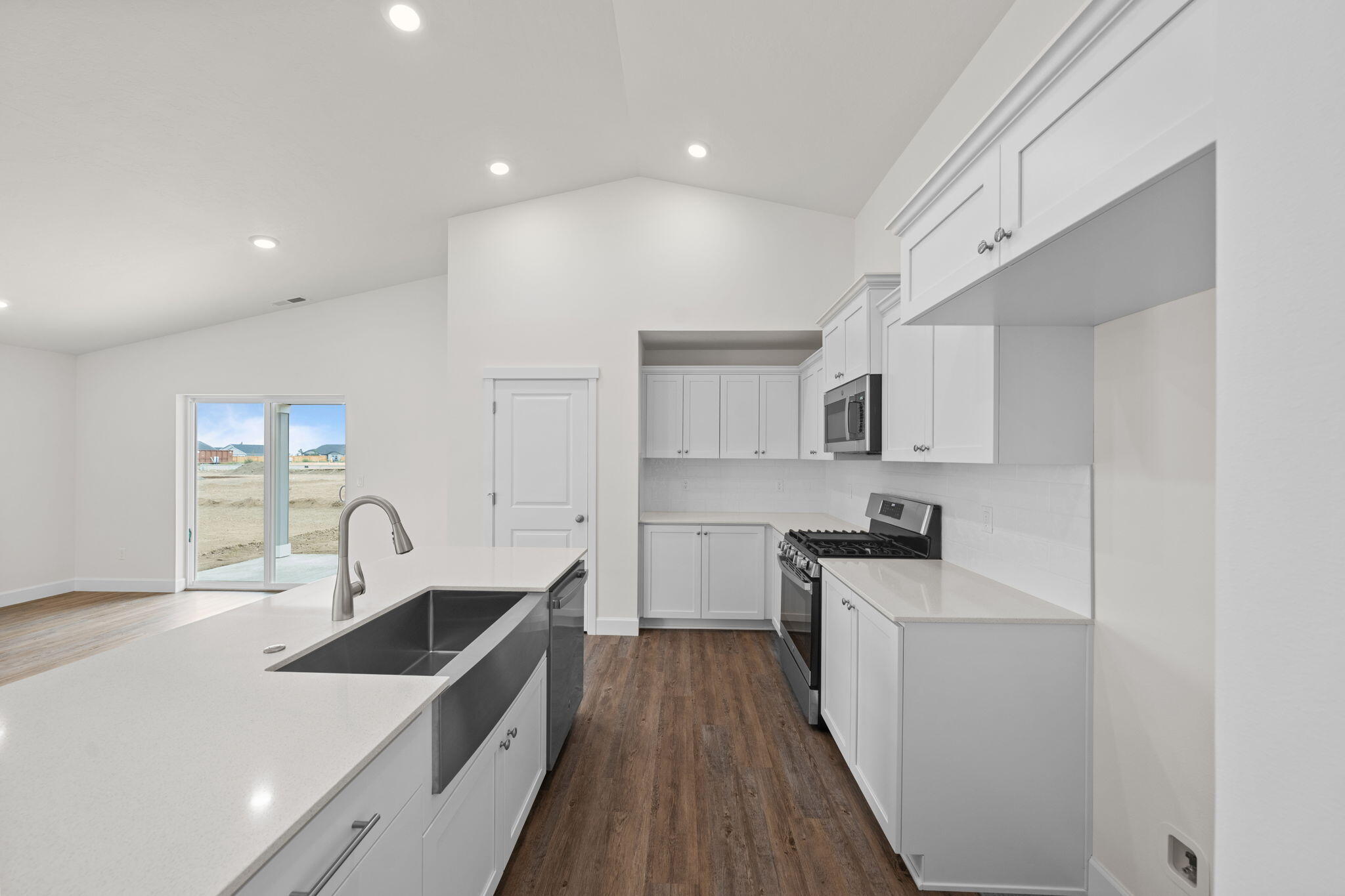 4124 Southwest Pumice Avenue, Unit 75 Redmond, OR 97756 - Photo 13 of 44 Example Photo