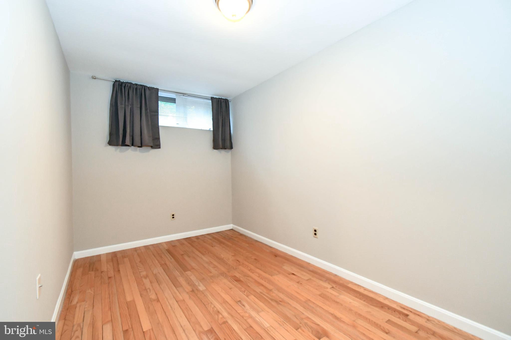 2218 White Cornus Lane Reston, VA 20191 - Photo 26 of 35 Bedroom 4