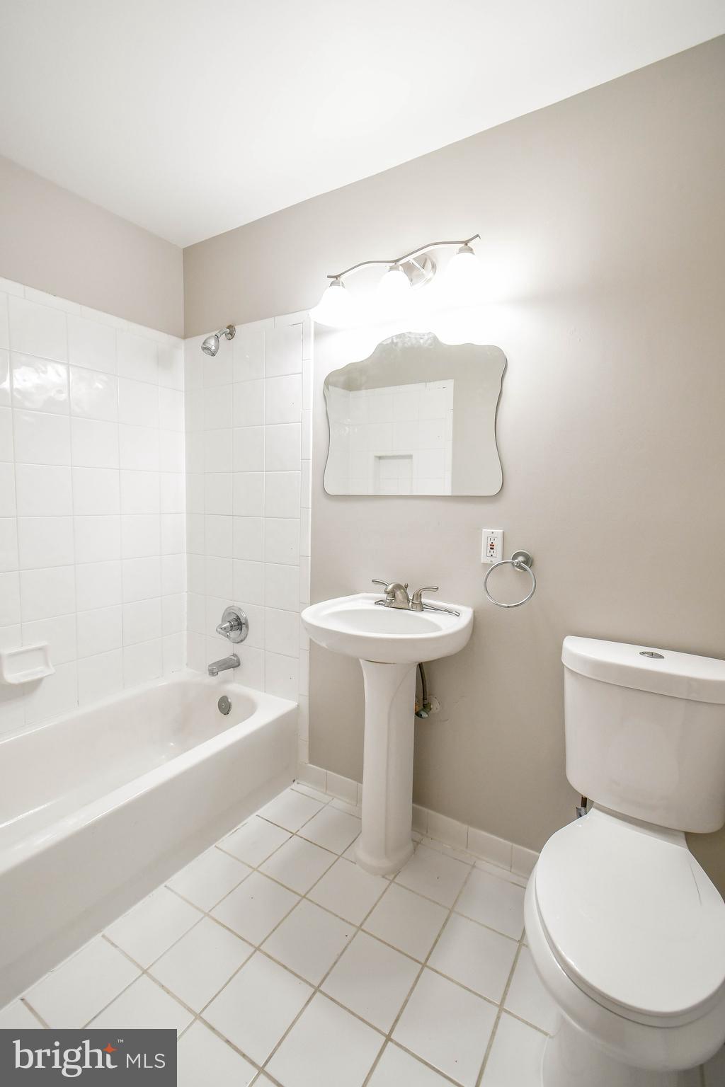 2218 White Cornus Lane Reston, VA 20191 - Photo 32 of 35 Upper level bath
