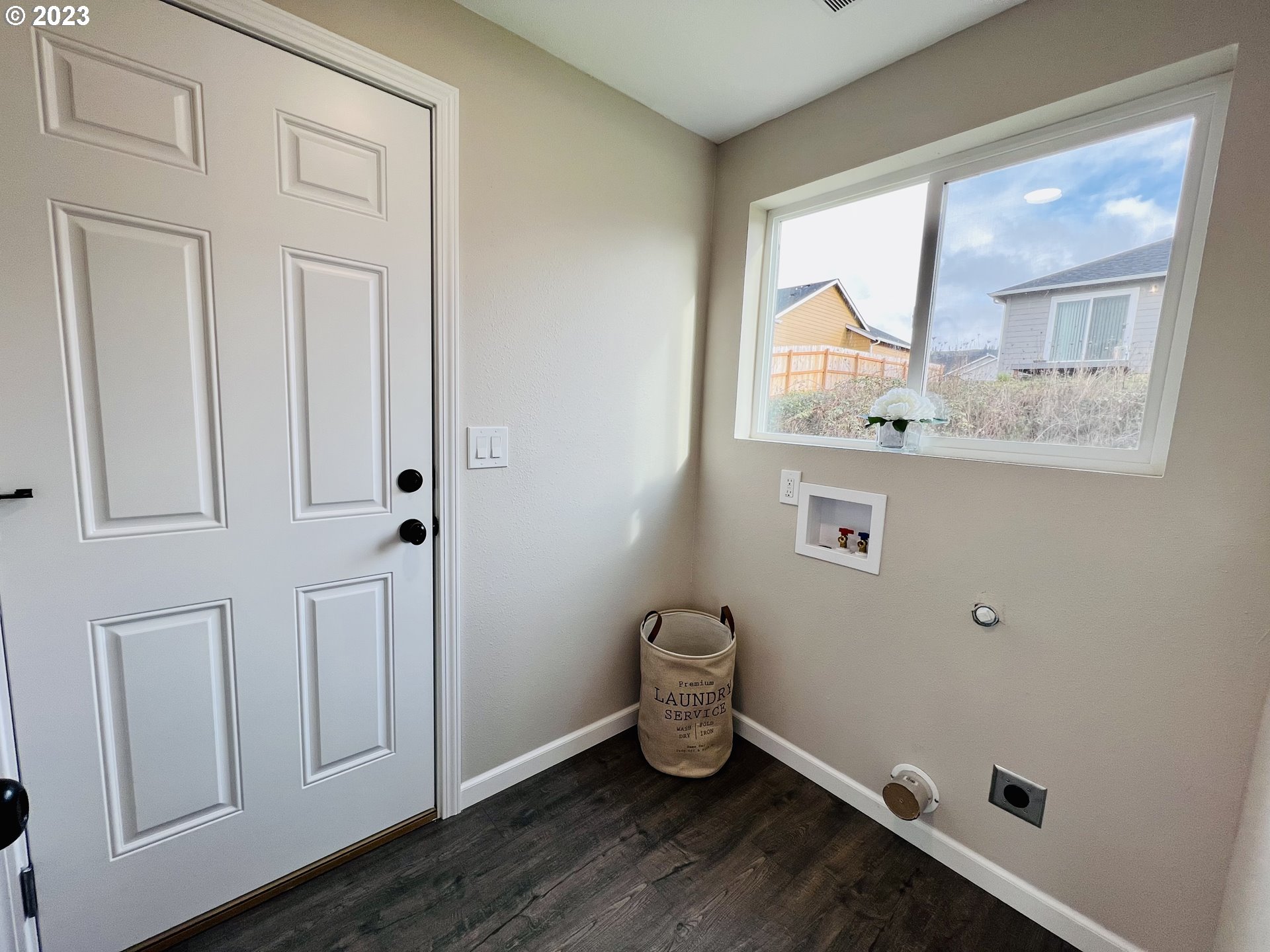 237 Northeast Plum Ridge Drive Winston, OR 97496 - Photo 13 of 25 Gallery Image 13