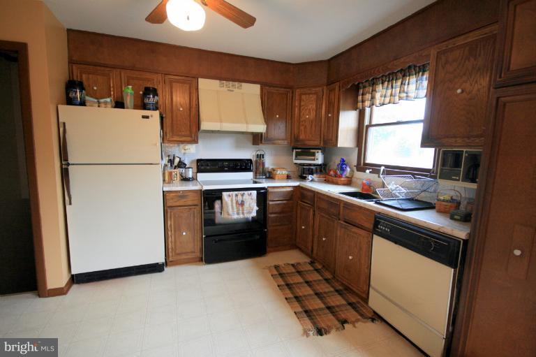 4411 Prospect Road Whiteford, MD 21160 - Photo 5 of 22 Kitchen