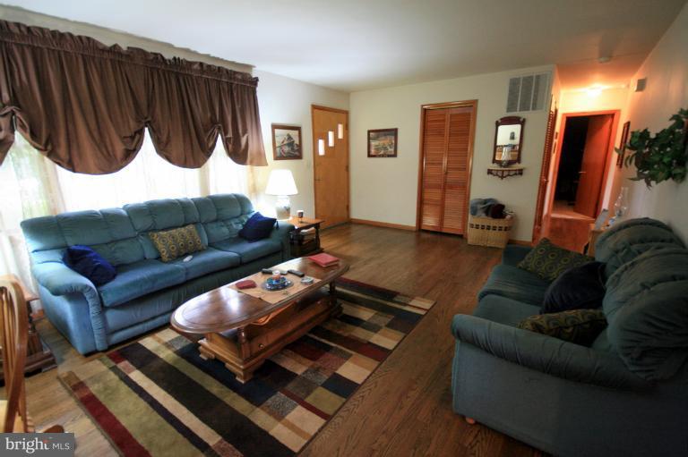 4411 Prospect Road Whiteford, MD 21160 - Photo 6 of 22 Living Room