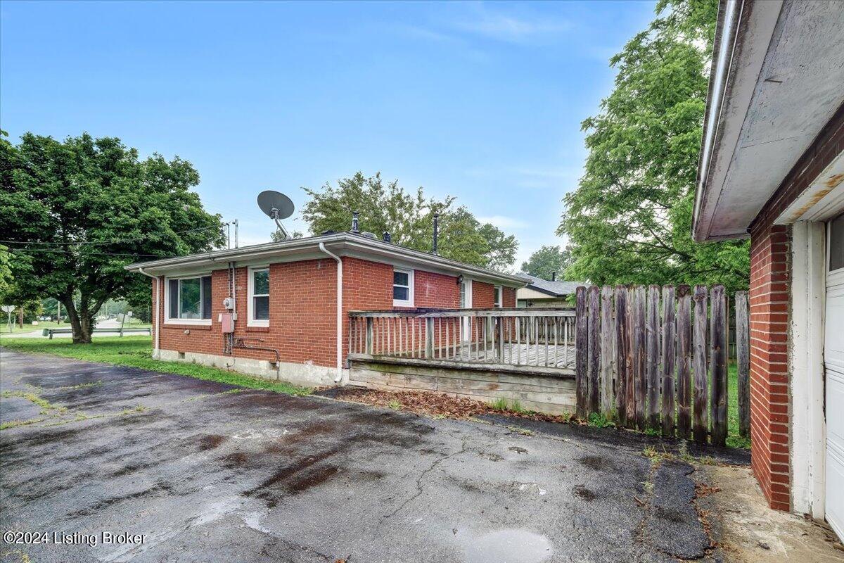 5003 Maryman Road Louisville, KY 40258 - Photo 25 of 29 25-5003 Maryman Rd-125