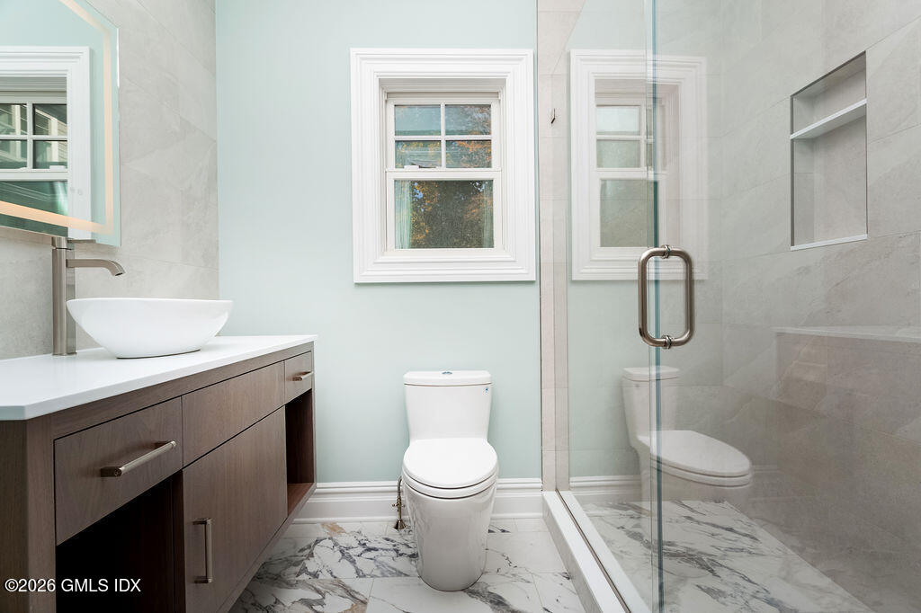 7 Bailiwick Road Greenwich, CT 06831 - Photo 25 of 45 First Floor Full Bath