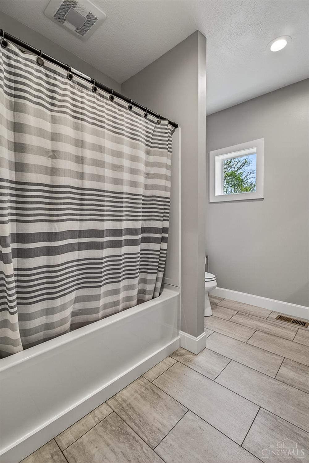 8700 Quaker Trace Road Camden, OH 45311 - Photo 12 of 35 Gallery Image 12