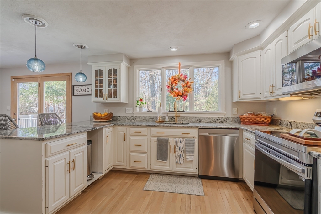 32 Tower Farm Road Billerica, MA 01821 - Photo 10 of 29