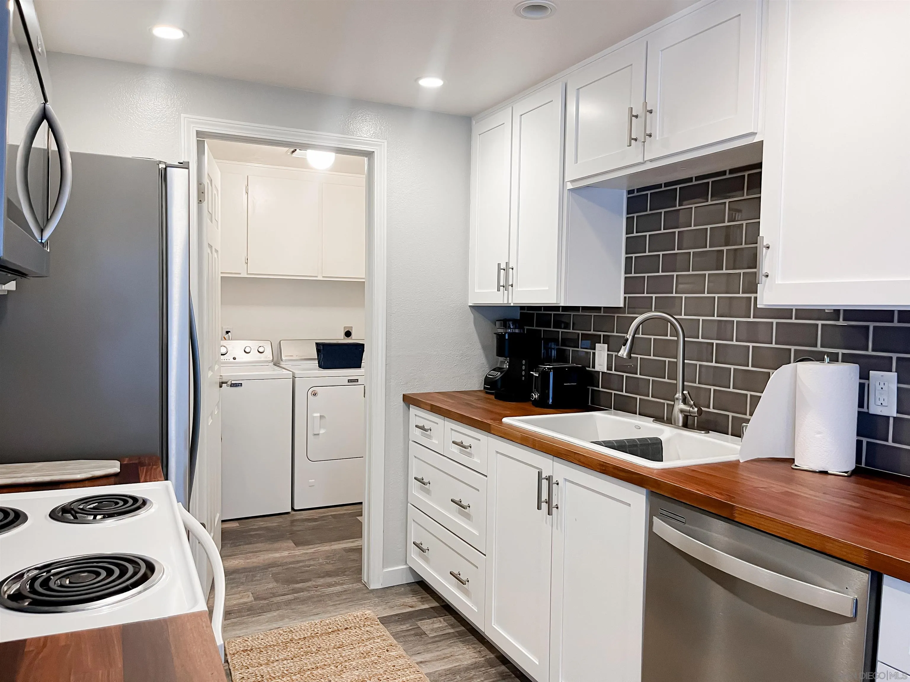 854 Dana Point Way Oceanside, CA 92058 - Photo 14 of 44