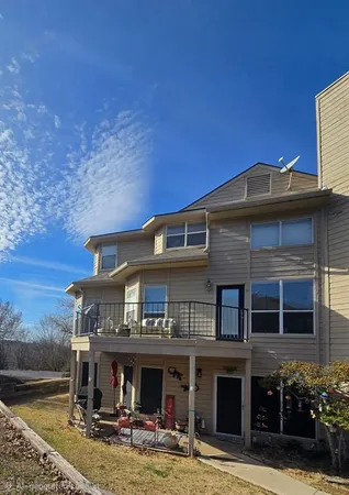 $220,000 | 2116 Tanglewood Boulevard, Unit B2009, Pottsboro, TX 75076