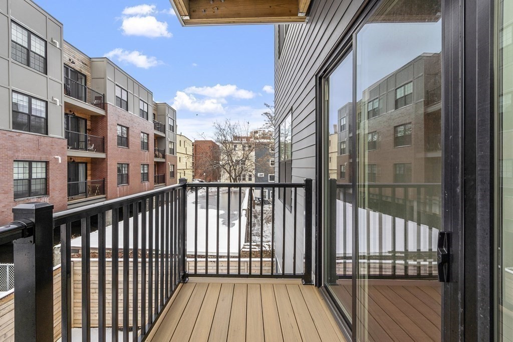 205 Maverick Street, Unit 201 Boston, MA 02128 - Photo 26 of 29