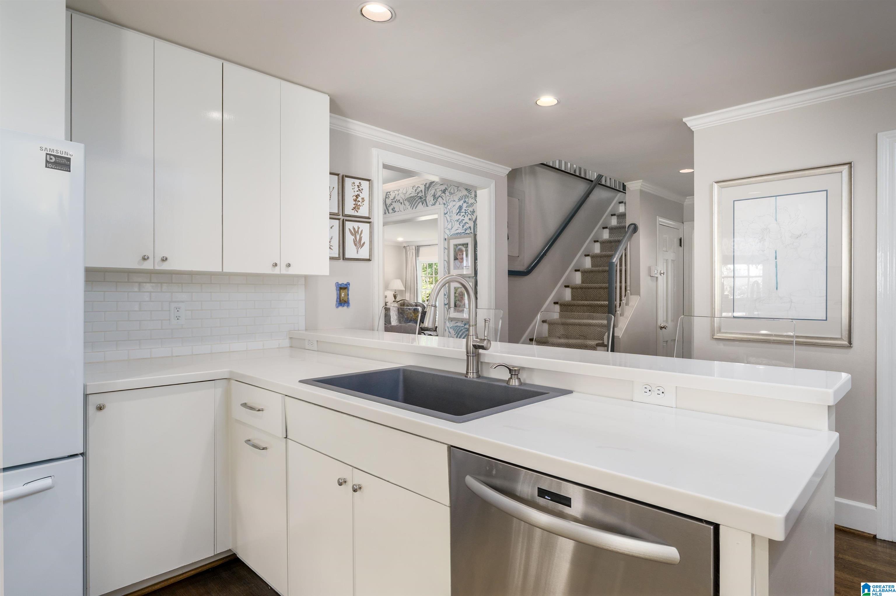 9 Clarendon Road Birmingham, AL 35213 - Photo 14 of 48