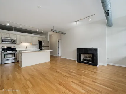 $450,000 | 1200 West Monroe Street, Unit 413, Chicago, IL 60607