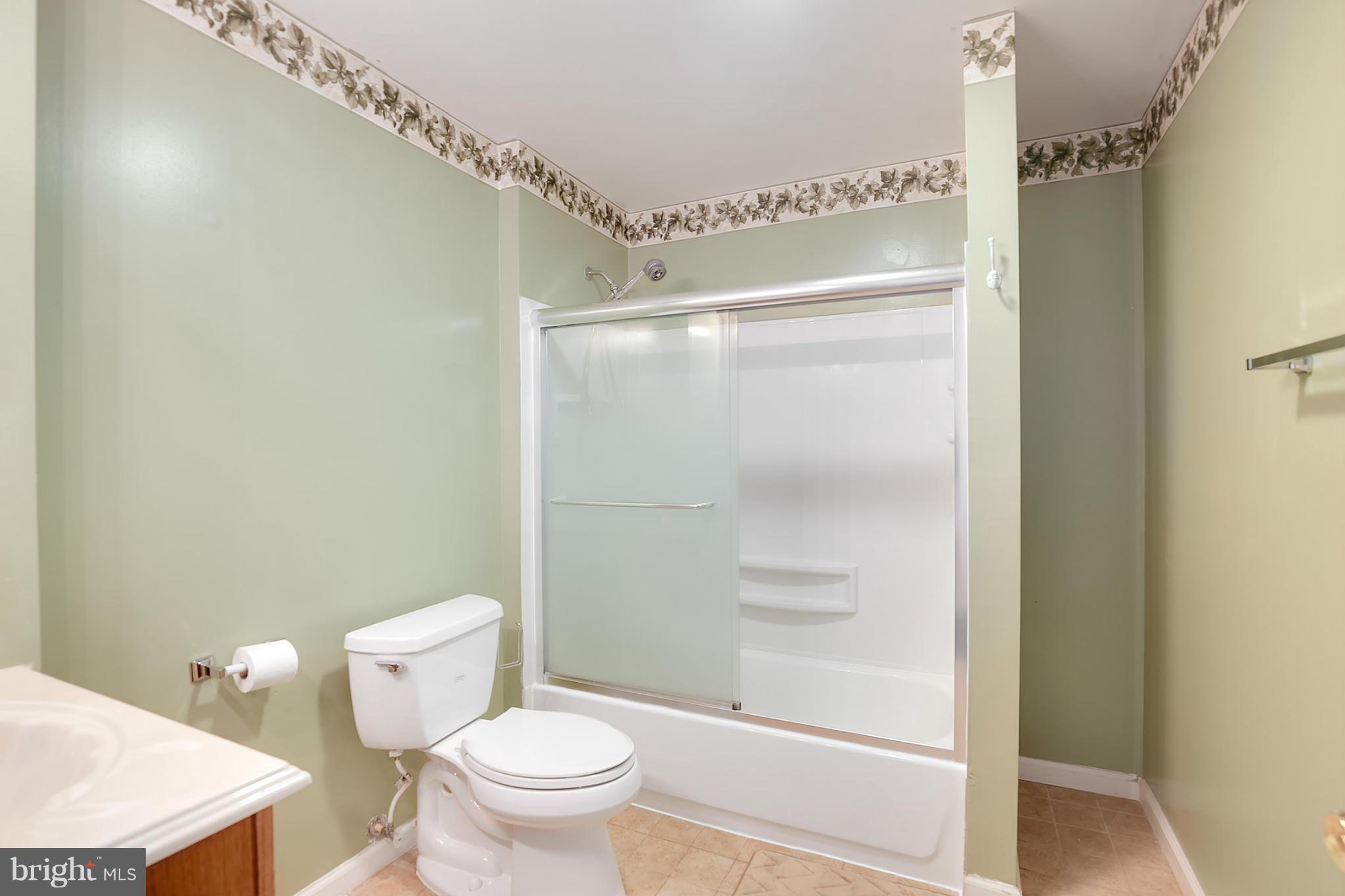 9829 Farm Pond Road Laurel, MD 20708 - Photo 20 of 30 Bath