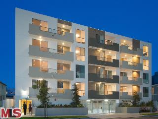 118 North Kings Road, Unit 303 Los Angeles, CA 90048 - Photo 1 of 1 Gallery Image 1