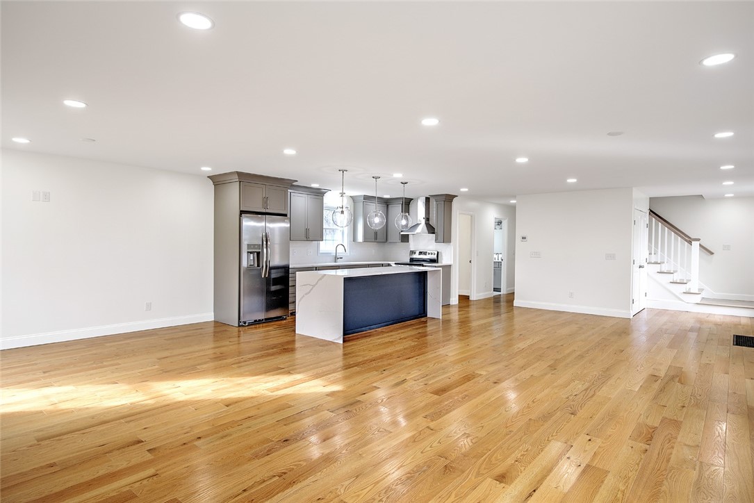 29 Graves Avenue North Smithfield, RI 02896 - Photo 11 of 24