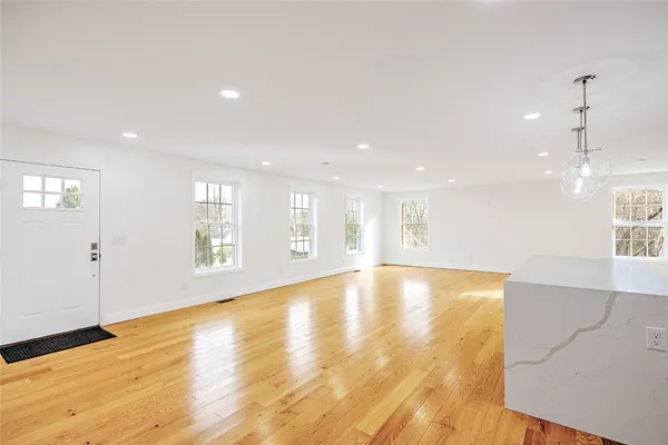 $650,000 | 29 Graves Avenue, North Smithfield, RI 02896