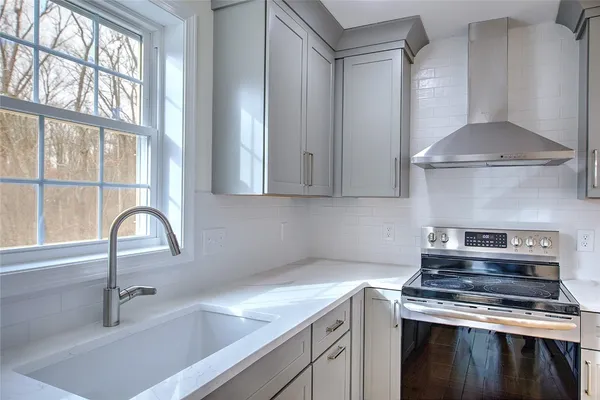 $650,000 | 29 Graves Avenue, North Smithfield, RI 02896