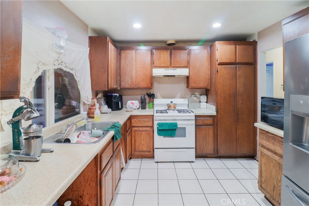 5242 La Salle Street Riverside, CA 92505 - Photo 11 of 29