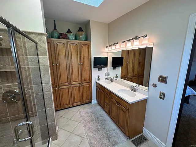 $375,000 | 2105 East National Highway, Washington, IN 47501