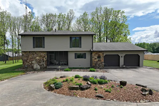 $375,000 | 2105 East National Highway, Washington, IN 47501