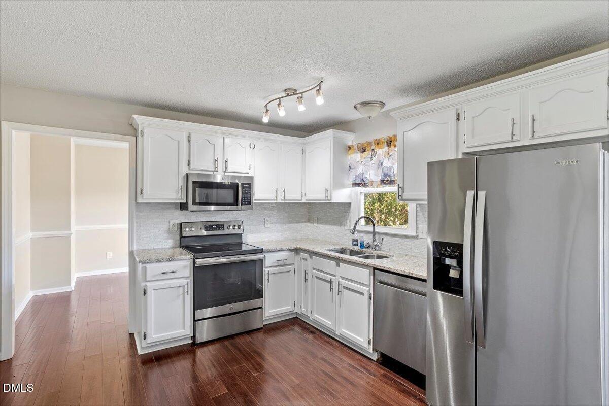 40 Crepe Myrtle Court Angier, NC 27501 - Photo 5 of 21 40 Crepe Myrtle Court