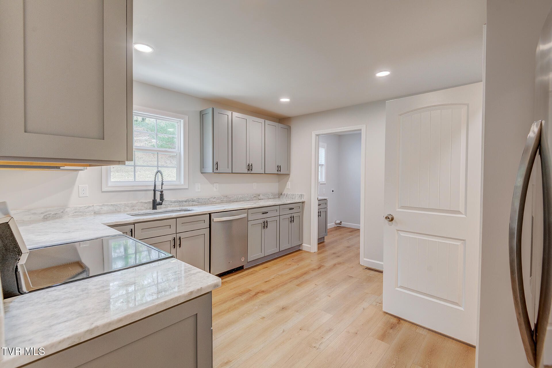 1111 Vestal Court Greeneville, TN 37745 - Photo 16 of 55 D-Neas-1111-Vestal-Interior-1102