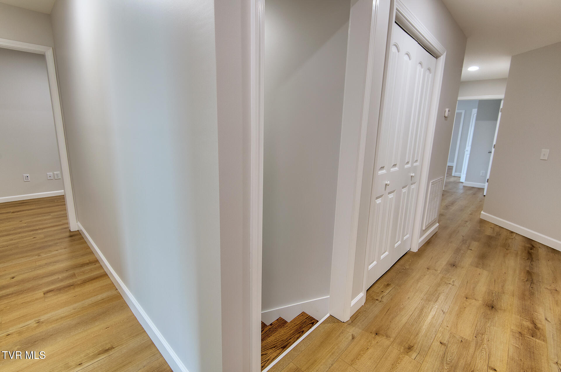 1111 Vestal Court Greeneville, TN 37745 - Photo 22 of 55 D-Neas-1111-Vestal-Interior-1284