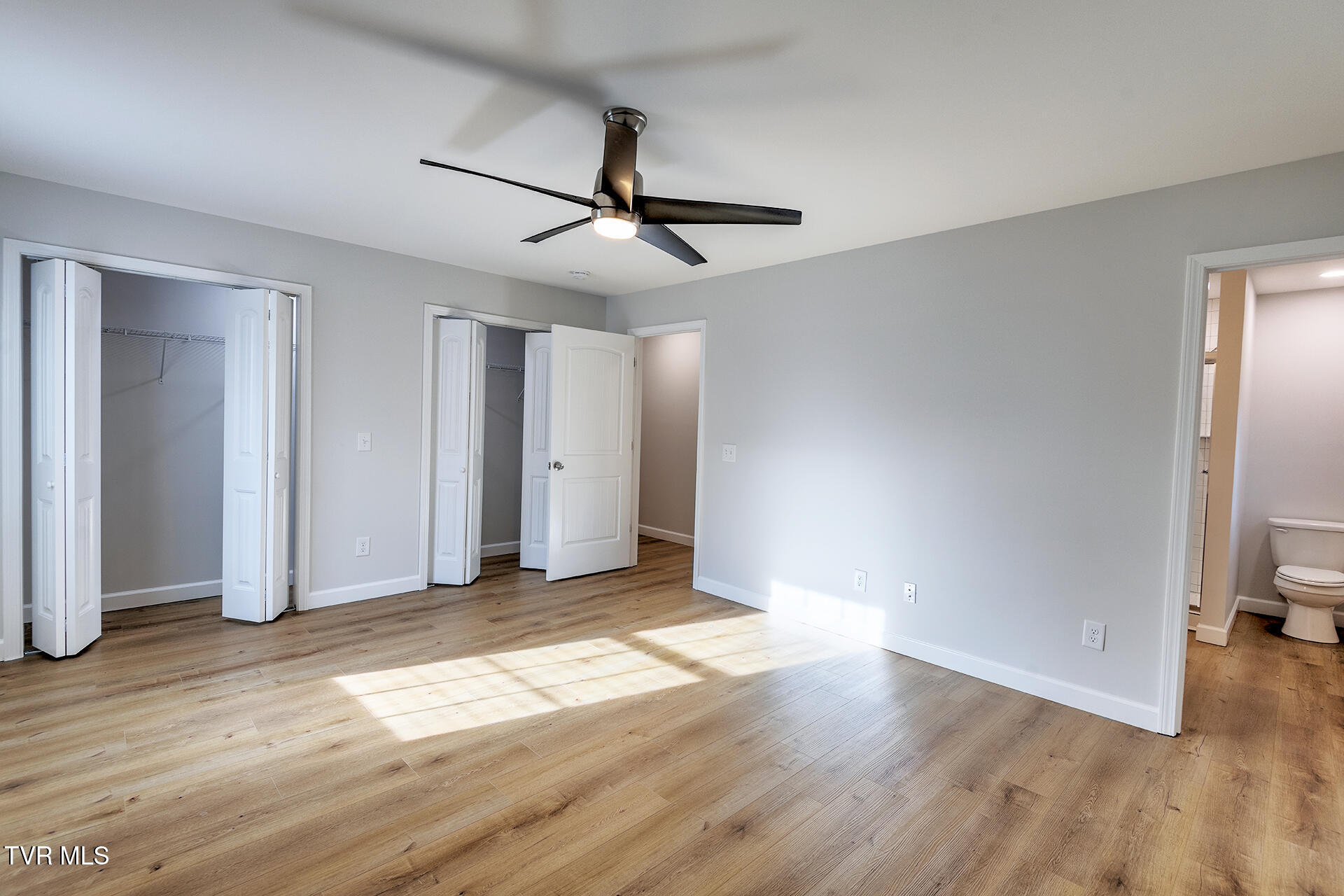1111 Vestal Court Greeneville, TN 37745 - Photo 28 of 55 D-Neas-1111-Vestal-Interior-1307