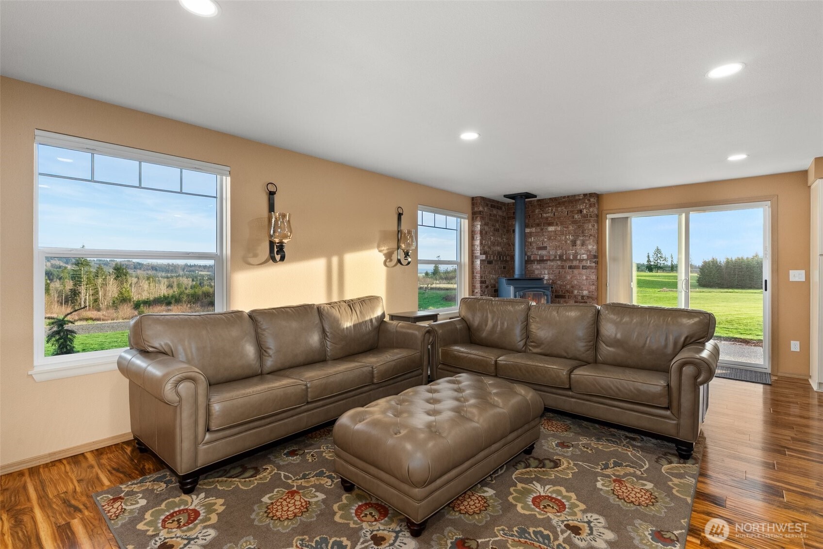 198 Short Road Onalaska, WA 98570 - Photo 11 of 40 a living room with furniture and a large window