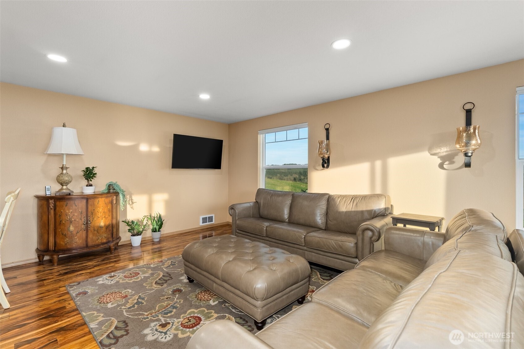 198 Short Road Onalaska, WA 98570 - Photo 10 of 40 a living room with furniture and a flat screen tv