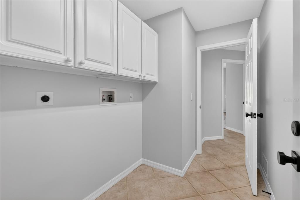 6027 Spring Creek Court Mount Dora, FL 32757 - Photo 28 of 42 a view of cabinets