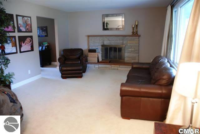 940 Glencoe Road Alma, MI 48801 - Photo 4 of 25 1773309-3.JPG
