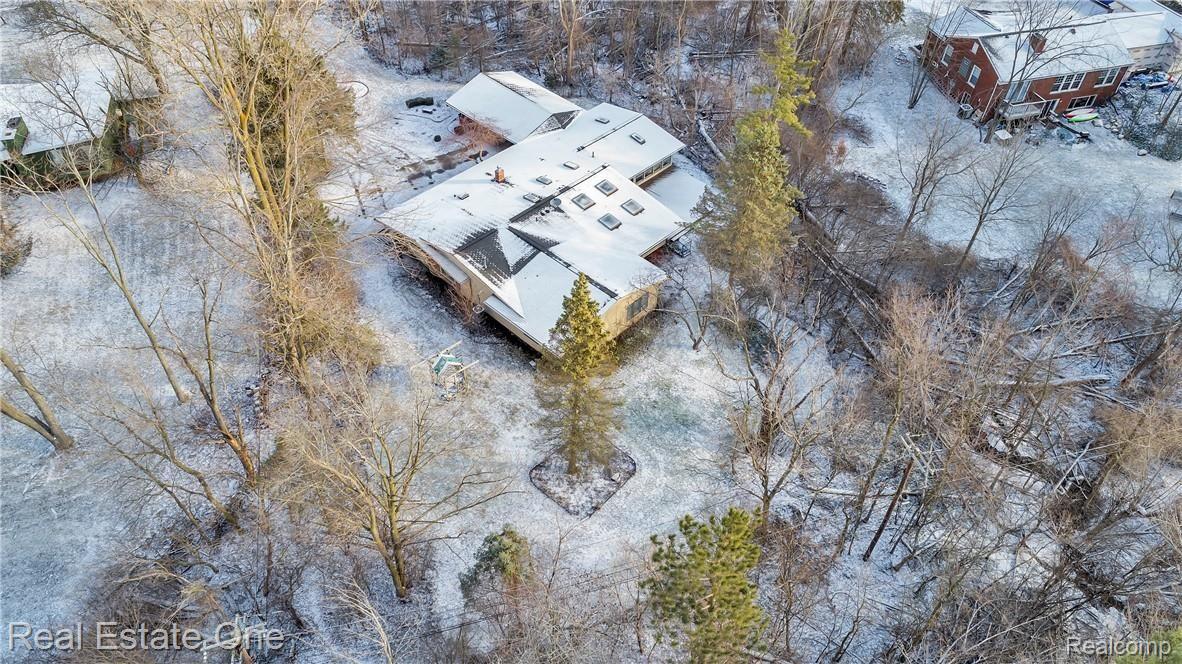 4879 Quarton Road Bloomfield Hills, MI 48301 - Photo 48 of 59 4879-Quarton-Rd-Bloomfield-Hills-MI-48301-windowstill-53.jpg