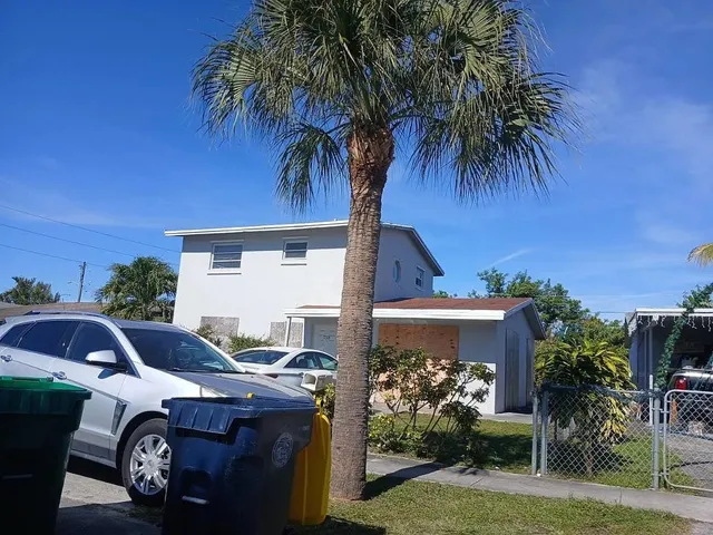 $5,000 | 758 Southwest 3rd Place, Dania, FL 33004