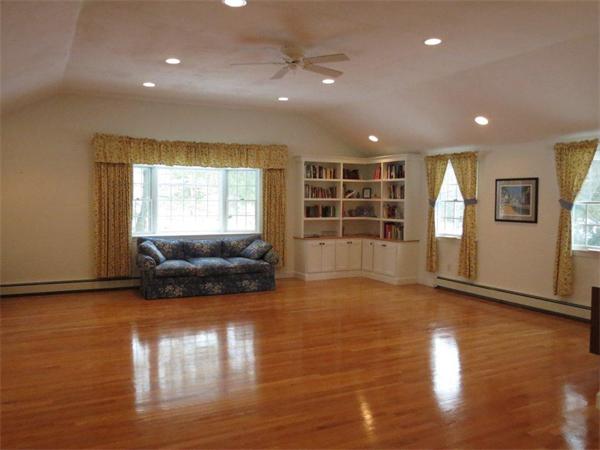 24 Ledgetree Road Medfield, MA 02052 - Photo 3 of 12 Gallery Image 3